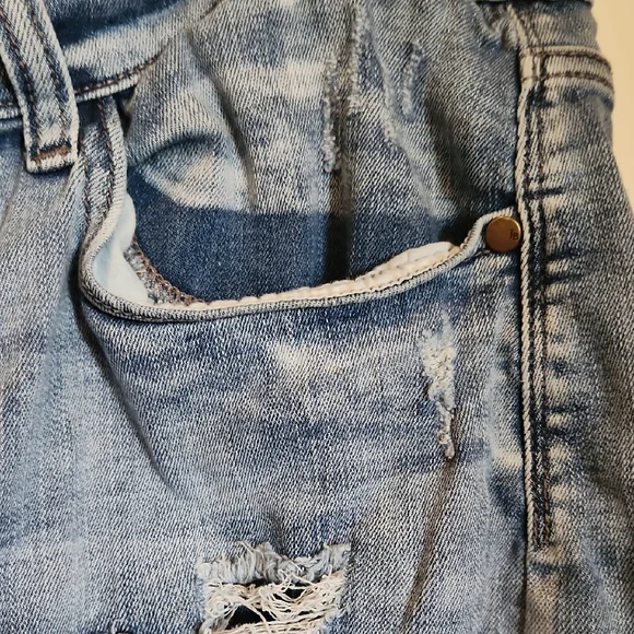Distressed Ripped Blue Denim Women's Judy Blue Comfy Stretchy Shorts Size 2XL - Picture 3 of 7